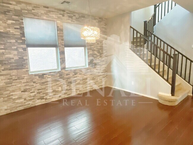 Building Photo - 51 S 57th Pl