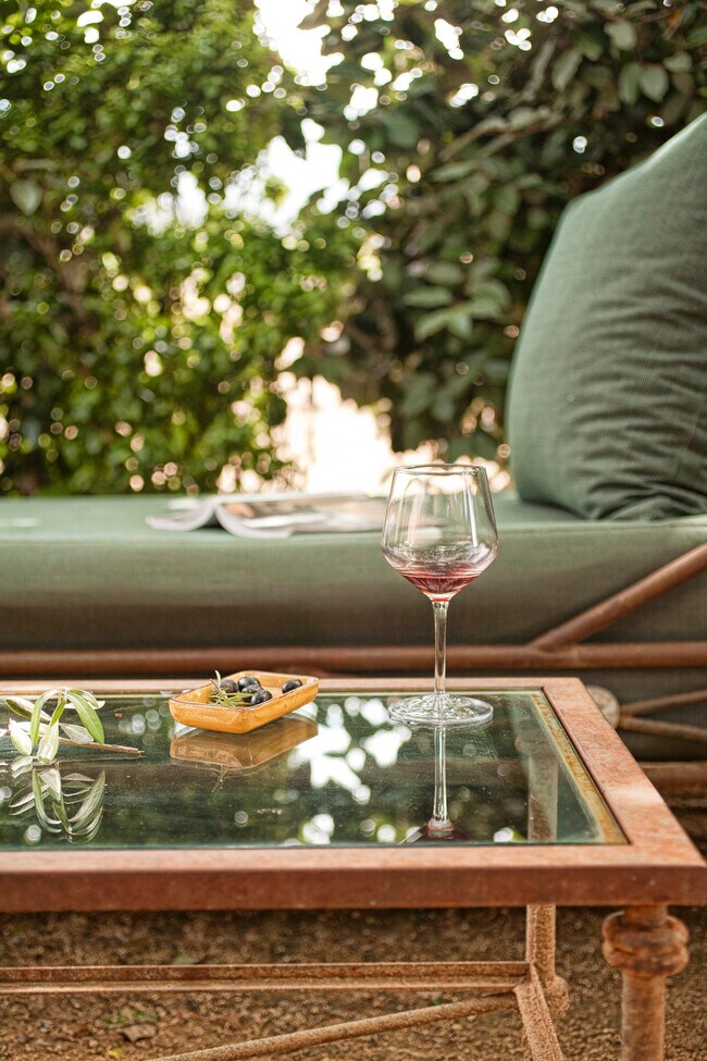 Building Photo - 430 Pratt Ave