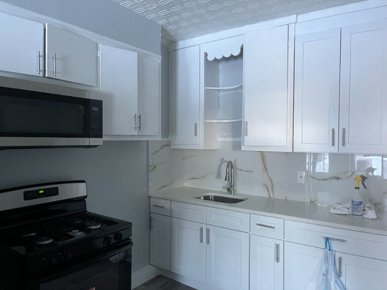 Primary Photo - 61 Spring St