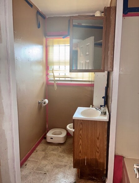 Building Photo - 7013 Edna St