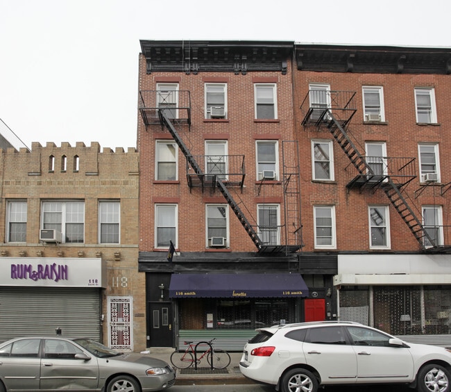 Building Photo - 116 Smith St