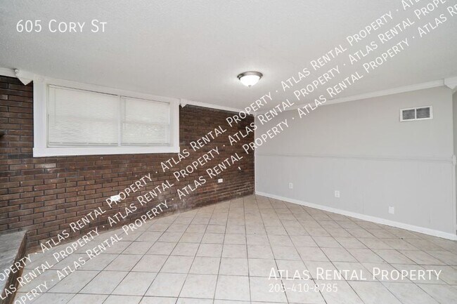 Building Photo - 605 Cory St