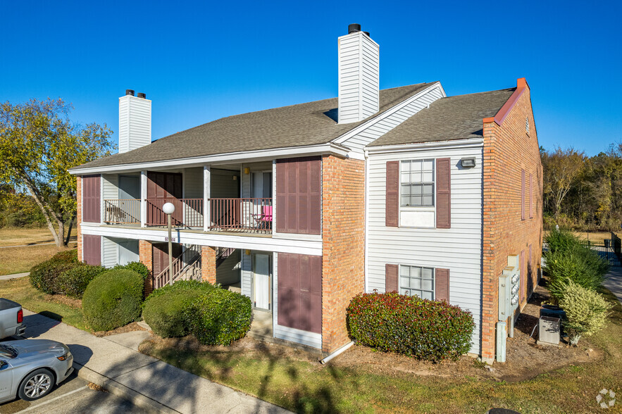 Building Photo - Bayou Park Apartments