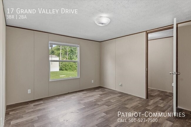 Building Photo - 17 Grand Valley Dr
