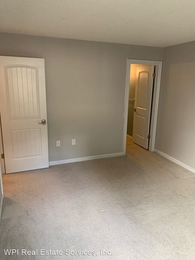 Building Photo - 1 br, 1 bath House - 12515 NE 132nd CT, #A203