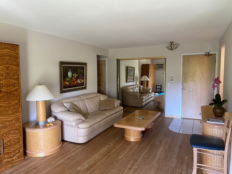 Building Photo - 2423 E Olive St