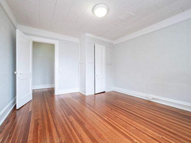 Building Photo - 33 Seaview Ave