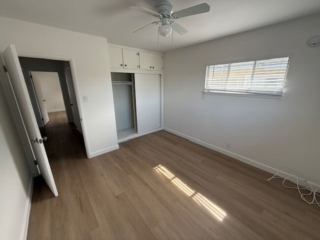 Building Photo - Home in Gardena