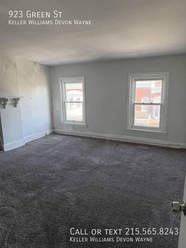 Building Photo - 923 Green St