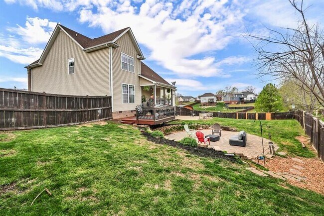 Building Photo - 820 Carousel Ct
