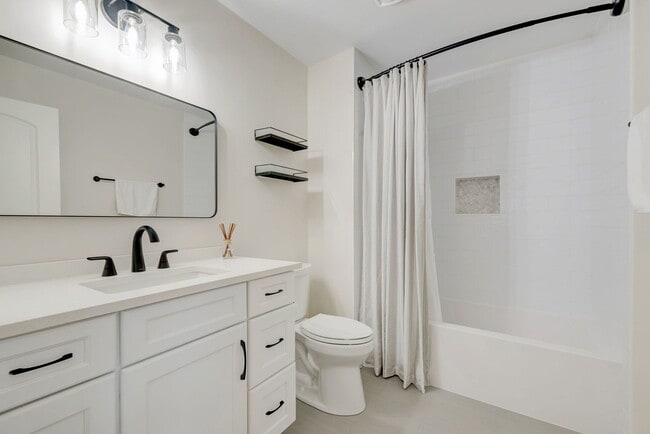 Building Photo - 3252 Cool Springs Ct