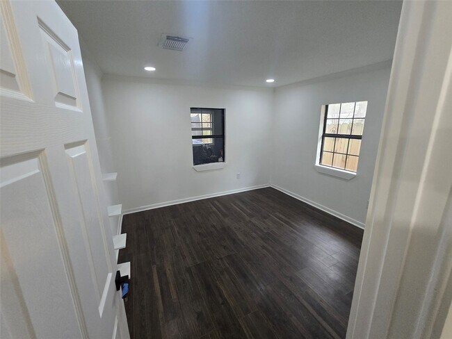 Building Photo - 9254 Haddick St