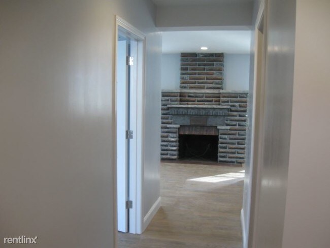 Building Photo - 1 br, 1 bath Apartment - 2 South Grove Street