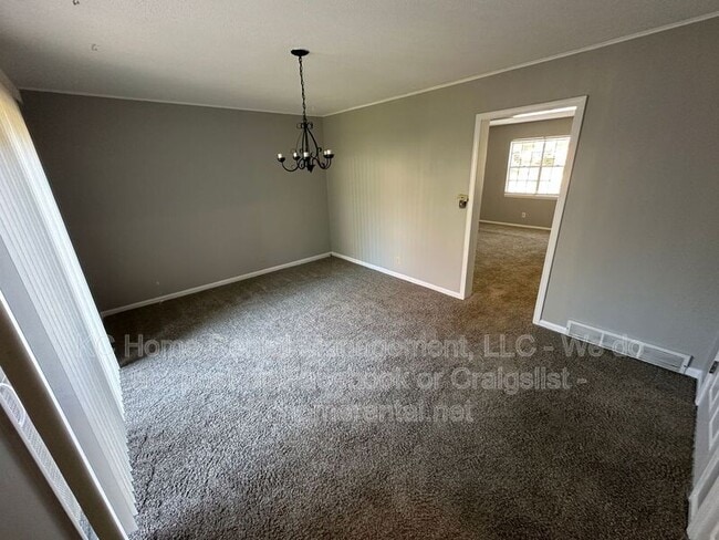 Building Photo - 9338 Bluejacket St