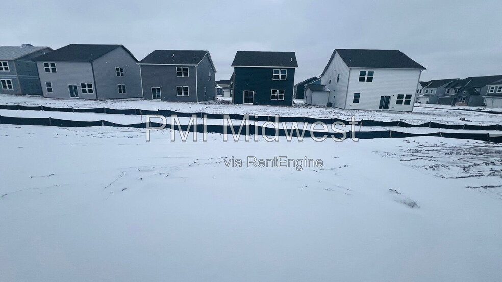 Building Photo - 691 Bedford Dr