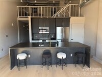 Building Photo - 715 N Graham St