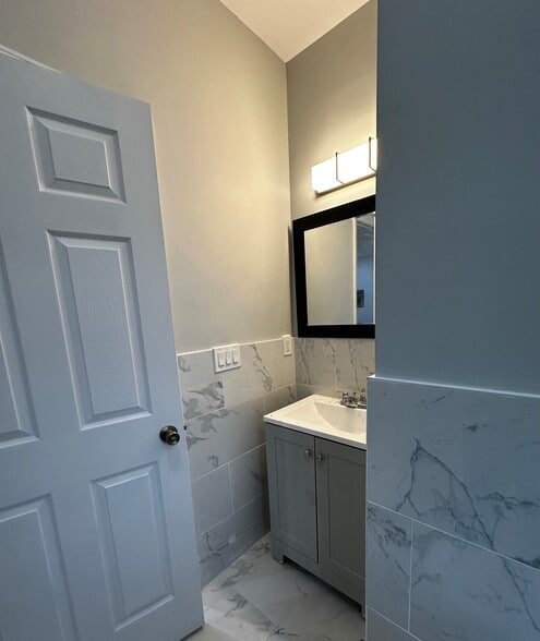 Bathroom - 90 Park Ave