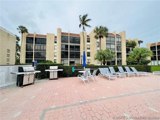 Building Photo - 3442 NE Causeway Blvd
