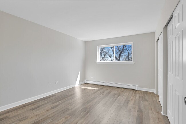 Building Photo - 8970 N Parkside Ave