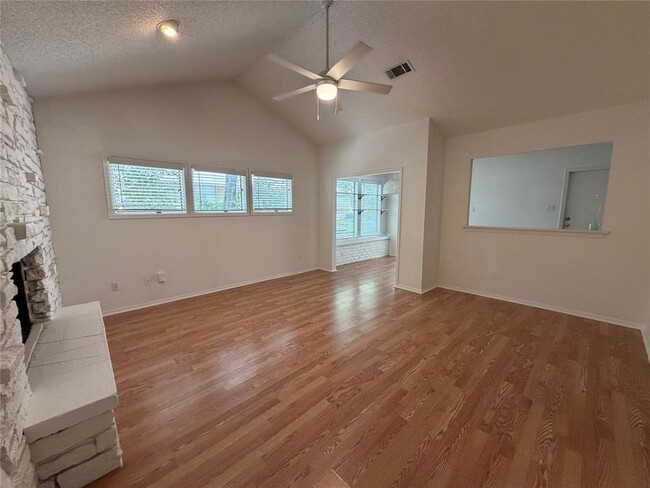 Building Photo - 2407 Winsted Ln