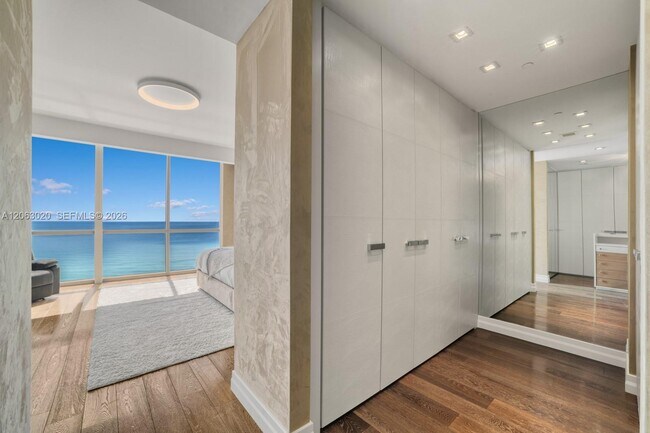 Building Photo - 17749 Collins Ave