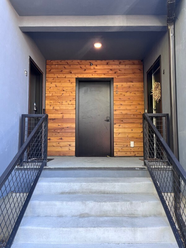 Building Photo - 24 W 1700 S
