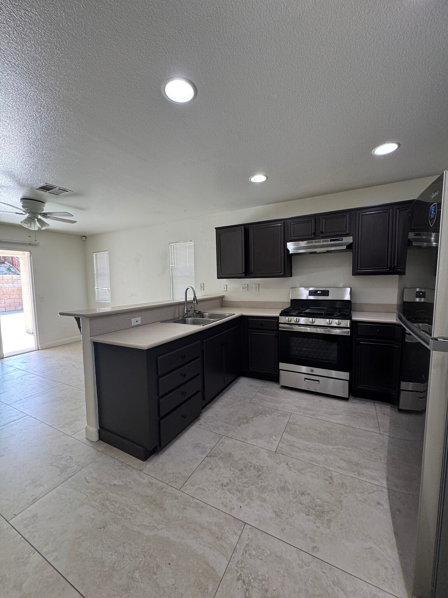 Building Photo - 15503 Venice Ln