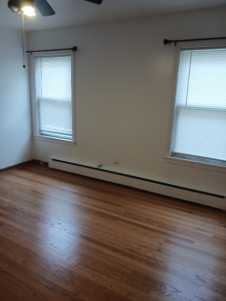 Building Photo - 2759 N Rutherford Ave