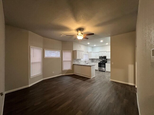 Building Photo - Stunning 4-Bedroom Renovated Home in Sapulpa