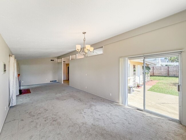Building Photo - Stunning 3B/2BA Spacious House with Attached Garage and Large Yard in Clairemont!