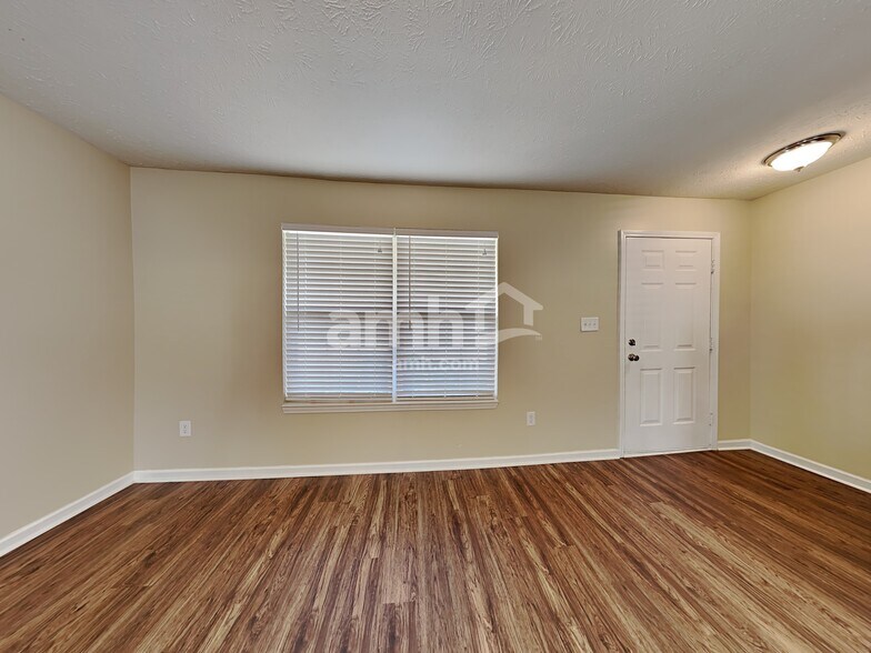 Building Photo - 5805 W Deerview Bend