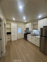 Building Photo - 4628 W Simmons Ave