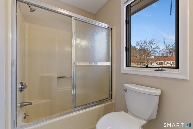 Building Photo - 68 Copper Beech Dr