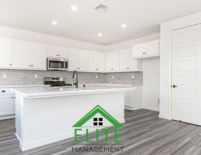 Building Photo - Exceptional Two Story Home