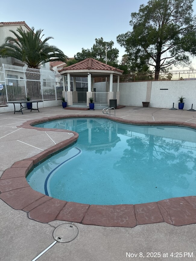 Building Photo - 6833 Coral Rock Dr