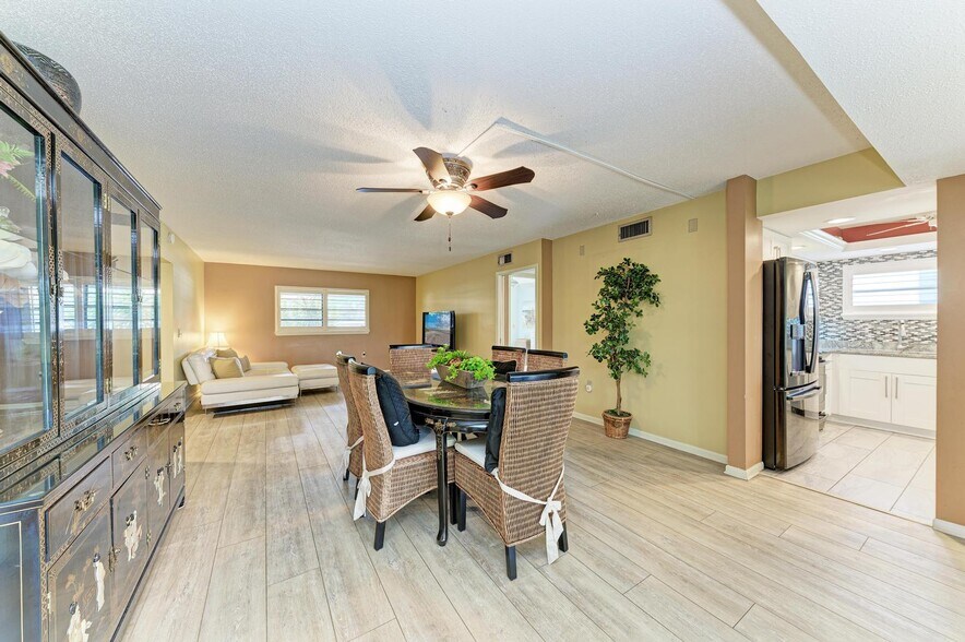 Building Photo - 4568 Red Maple Rd