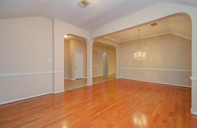 Building Photo - 14403 Red Tailed Hawk Ln