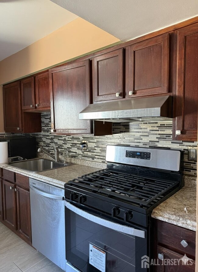 Building Photo - 150 Lowell St