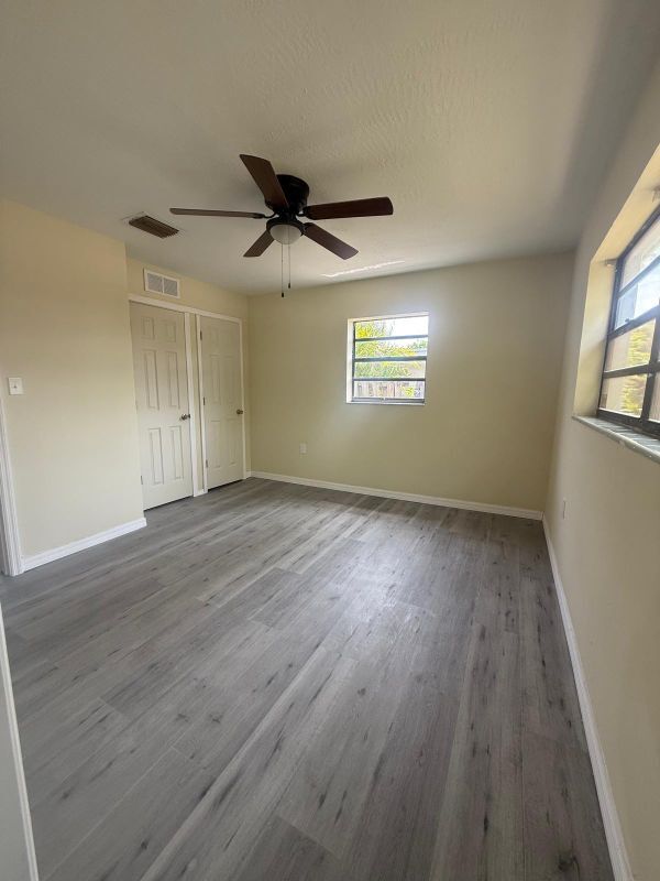 Building Photo - 329 W Arlington St