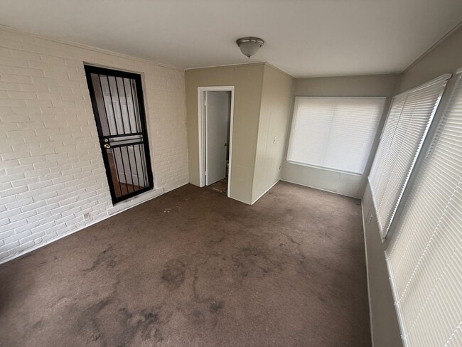 Building Photo - 12847 Maiden St