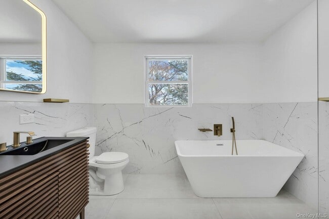 Building Photo - 11 Barbara Dr