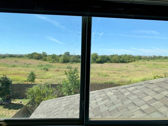 Building Photo - Spacious 5 Bedroom Home in Reserve at Westcreek