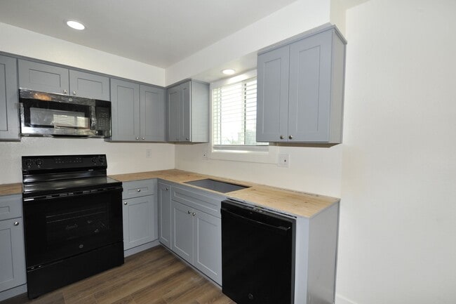 Building Photo - New Remodel 2 bed 1 bath