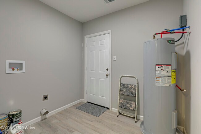 Building Photo - 2908 Broadway Ave