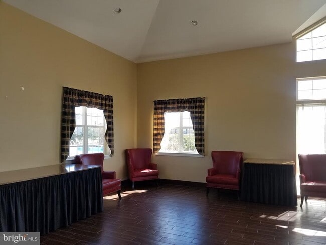 Building Photo - 312 Quinton Oaks Cir