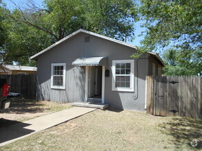 Building Photo - Cozy home close to TTU & Downtown Lubbock!