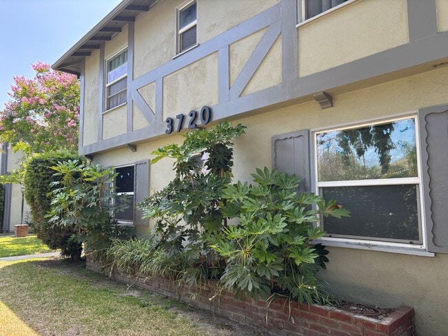 Building Photo - 3718 W Chandler Blvd