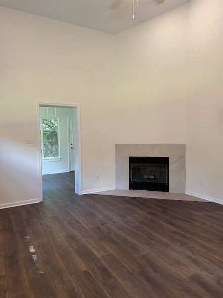 Building Photo - 2212 Paul Russell Cir