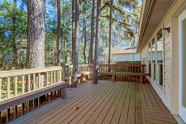Building Photo - 12 Fairmeade Bend Dr