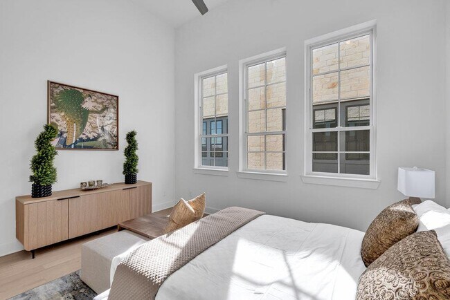 Building Photo - 276 Pullman Ct